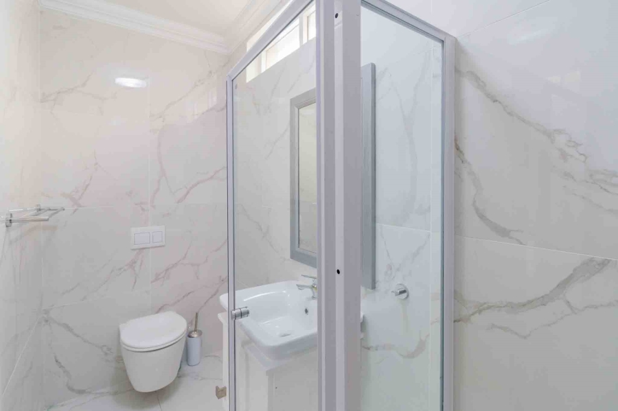 1 Bedroom Property for Sale in Newlands Western Cape